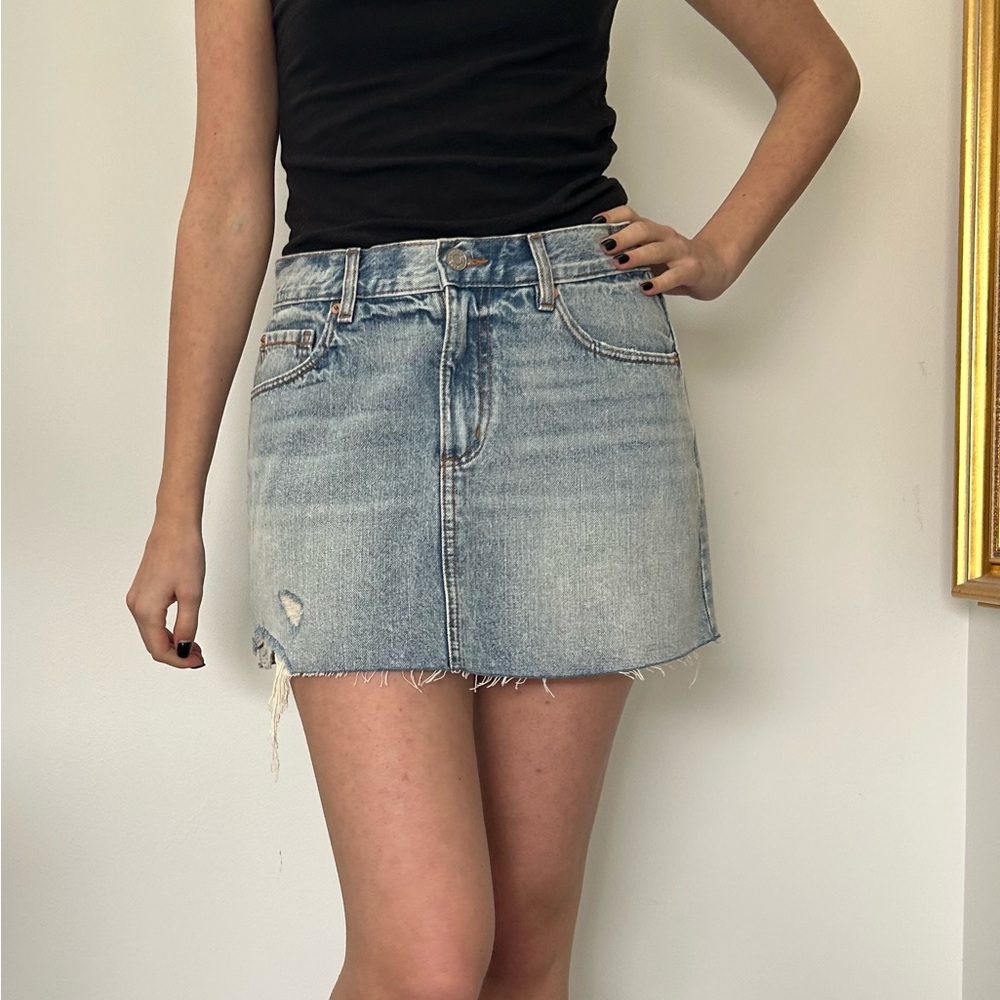 Light Wash Denim Mini Skirt / Size XS